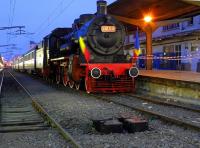 Imagine atasata: 230.516 impreuna cu Trenul Regal in Bucuresti Nord Gr. A la linia 14, 06.04.2014.jpg